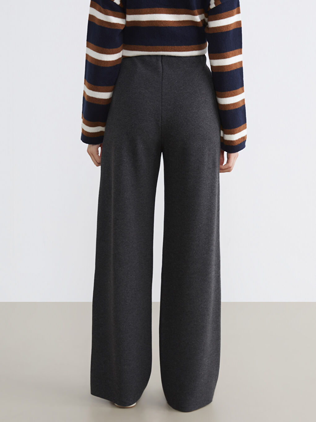 Antrasit Beli Lastikli Geniş Paça Kadın Pantolon	-3