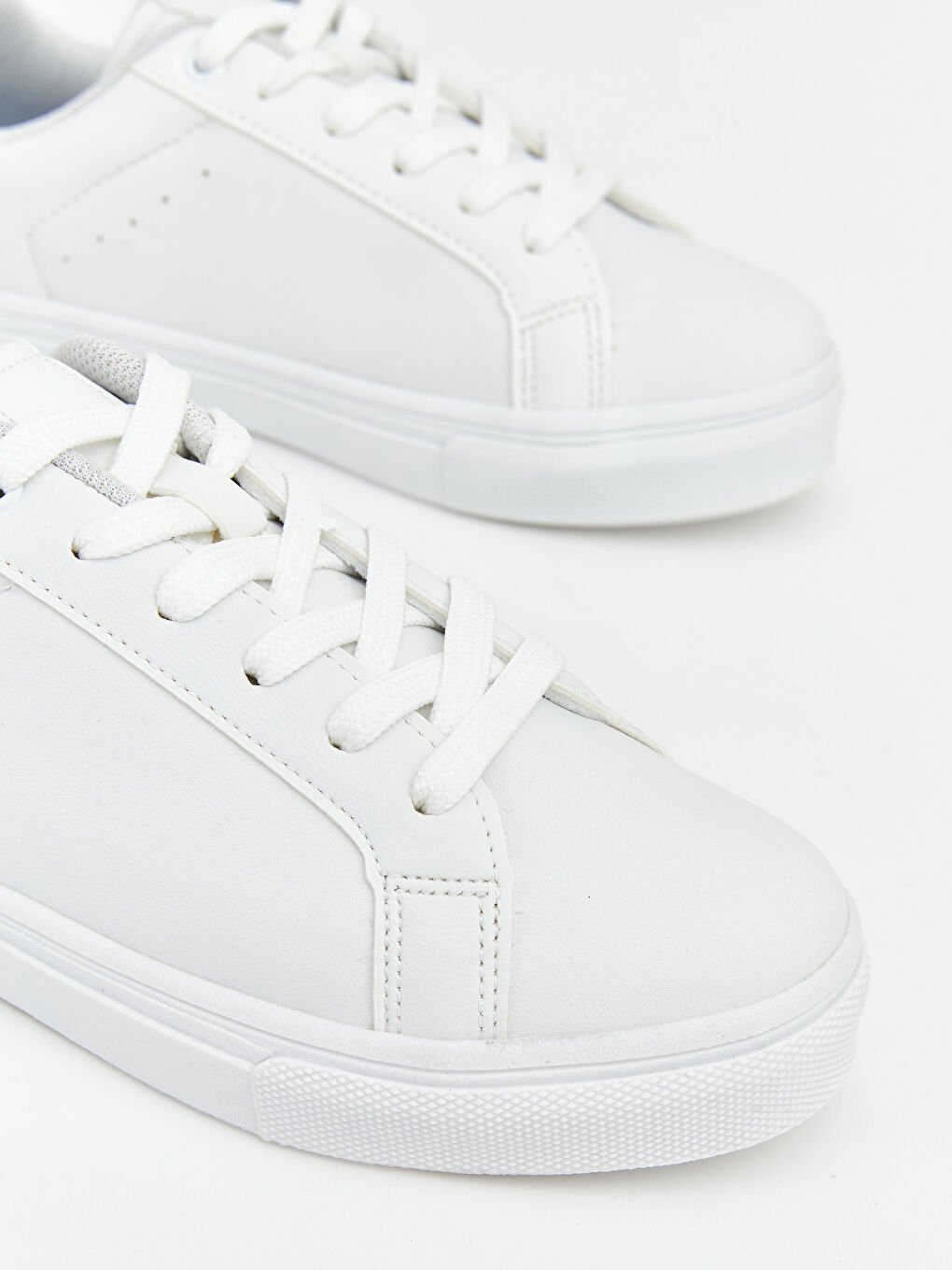 Beyaz Deri Görünümlü Kadın Spor Ayakkabı-2