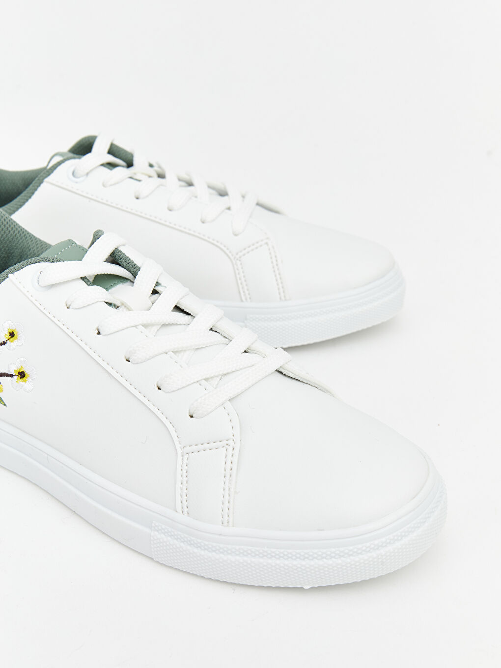 Beyaz Deri Görünümlü Kadın Spor Ayakkabı-2