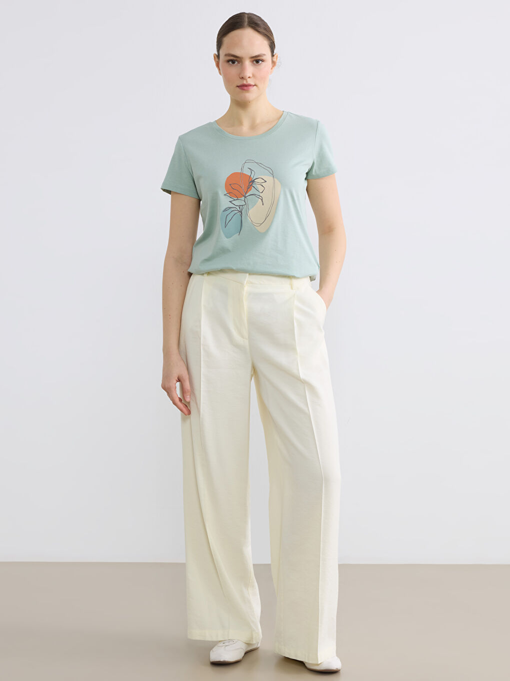 Yeşil Bisiklet Yaka Baskılı Kadın Tişört-1