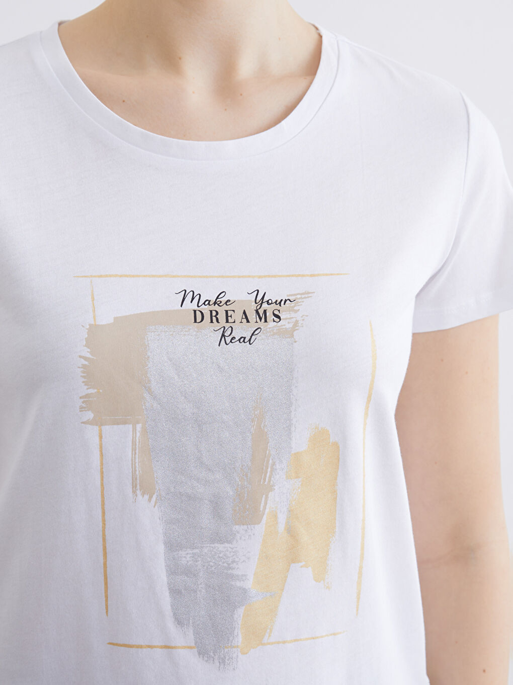 Beyaz Bisiklet Yaka Baskılı Kadın Tişört-2