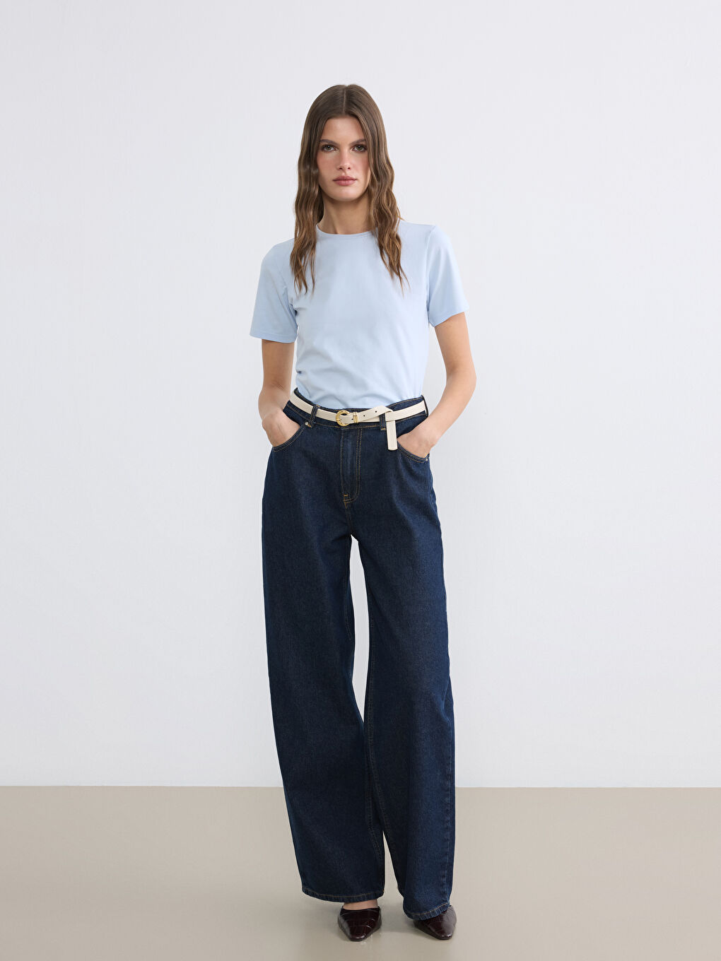 Bisiklet Yaka Kadın Tişört-1