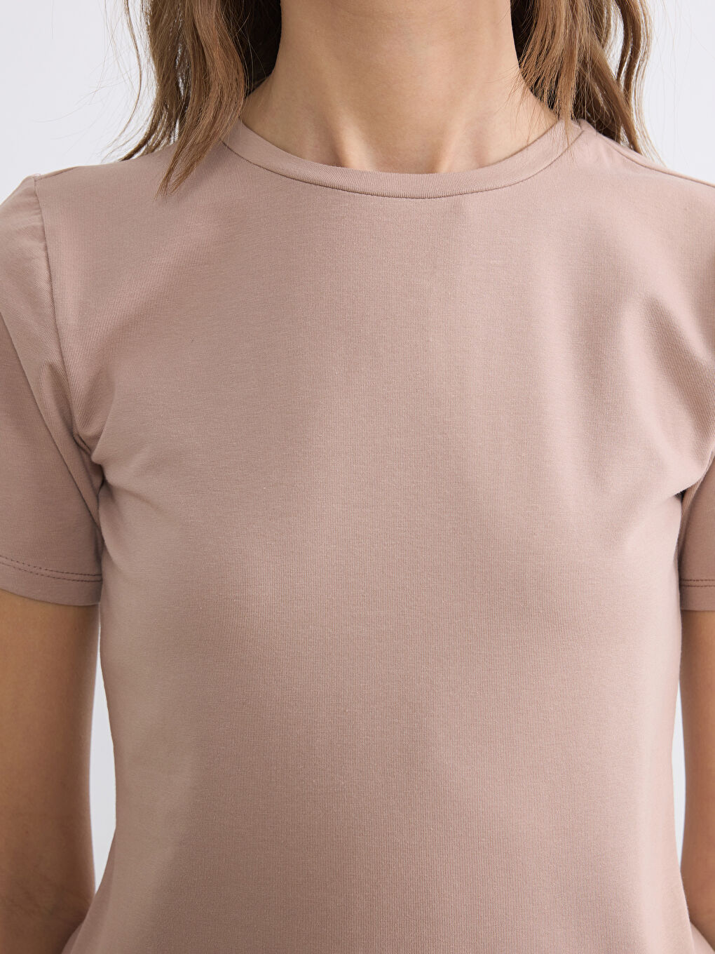 Kahverengi Bisiklet Yaka Kadın Tişört-2