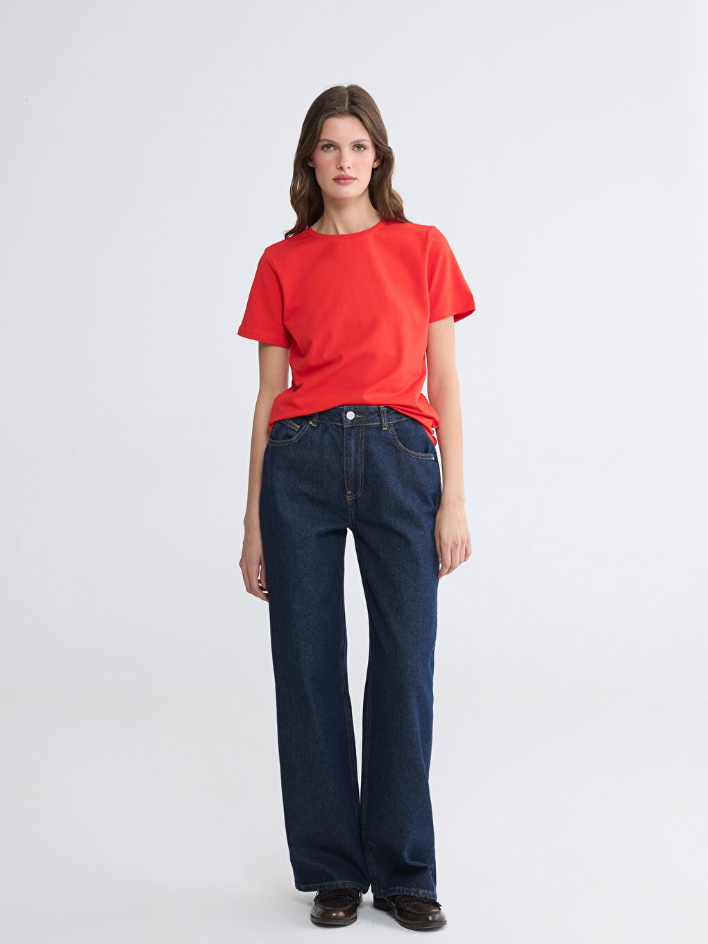 Kırmızı Bisiklet Yaka Kadın Tişört-1