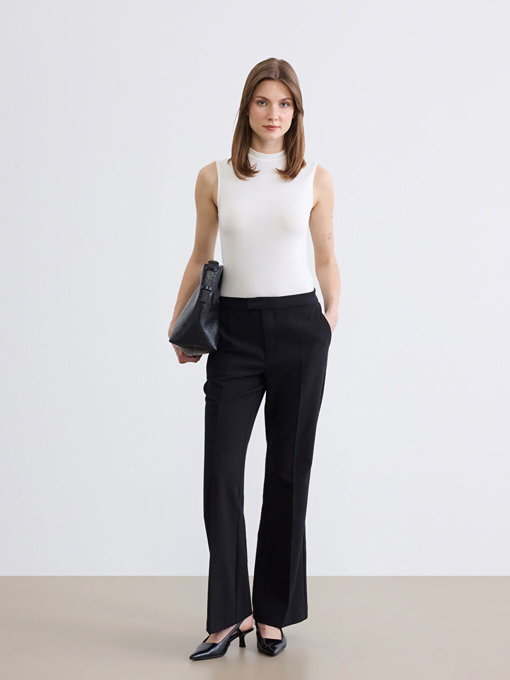 Ekru Dik Yaka Kadın Atlet-1