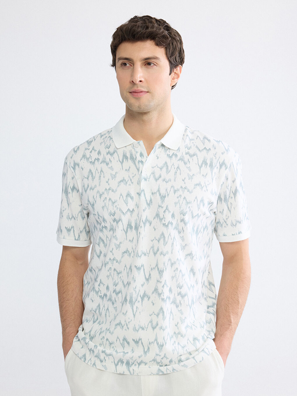 Beyaz Polo Yaka Desenli Pike Erkek Tişört