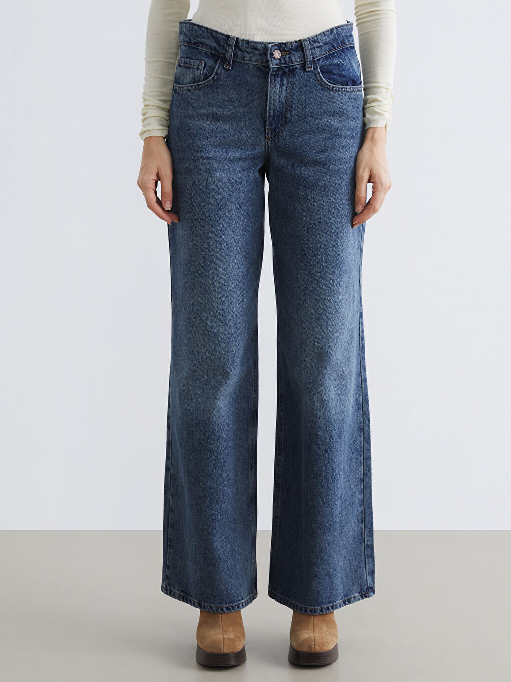 Дамски дънки с широки крачоли-1