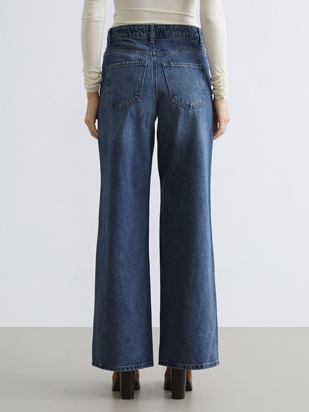 Дамски дънки с широки крачоли-3