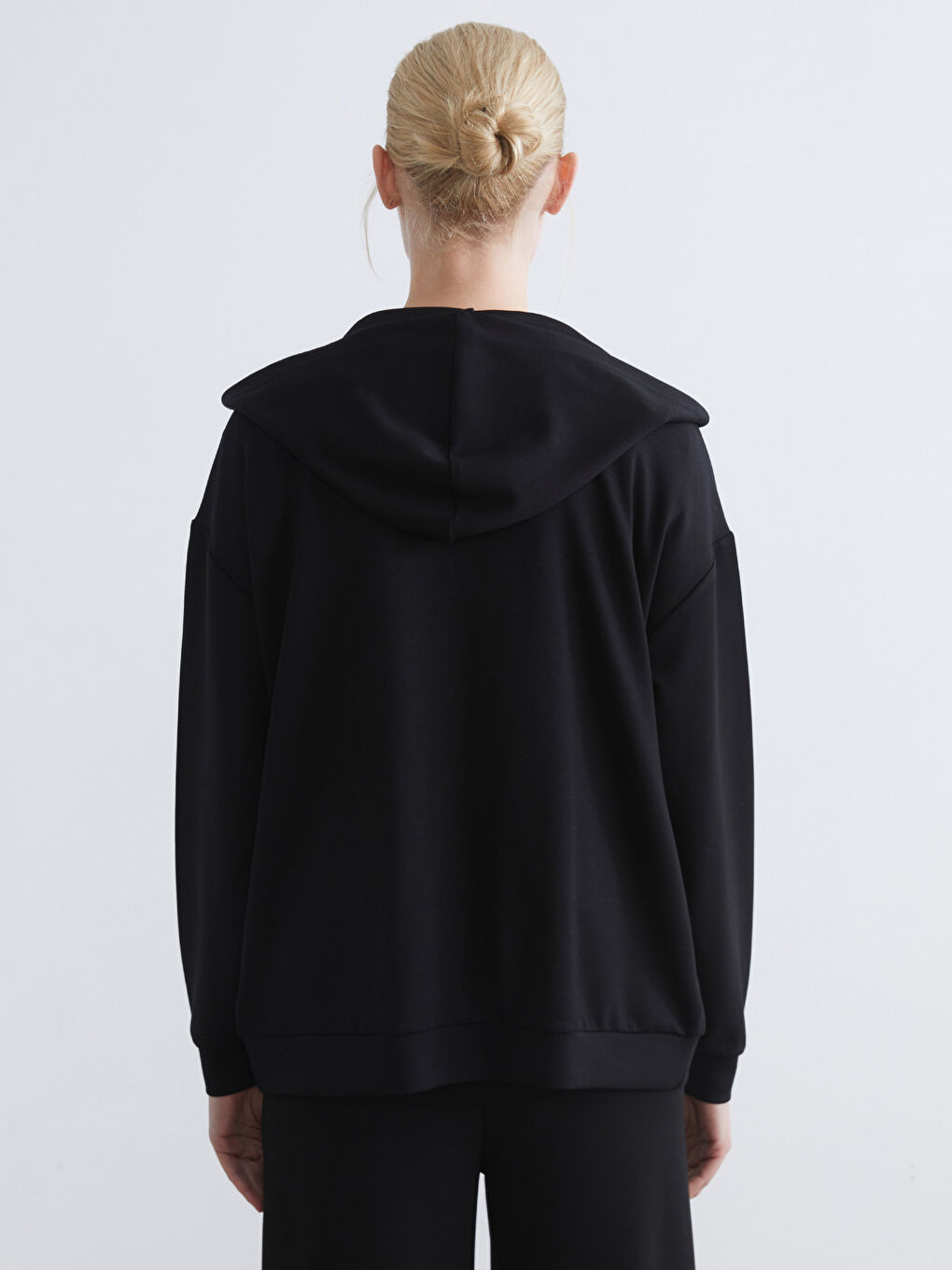 بلوزی بە زنجیر ڕه‌ش ژن-3