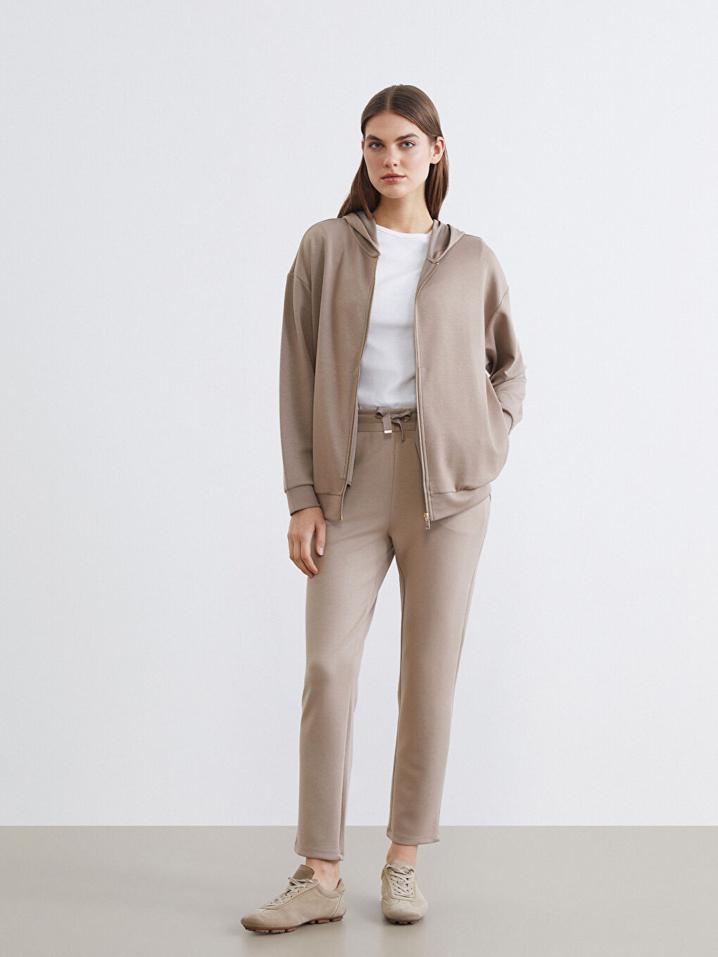 Kahverengi Kapüşonlu Soft Touch Kadın Fermuarlı Sweatshirt-2