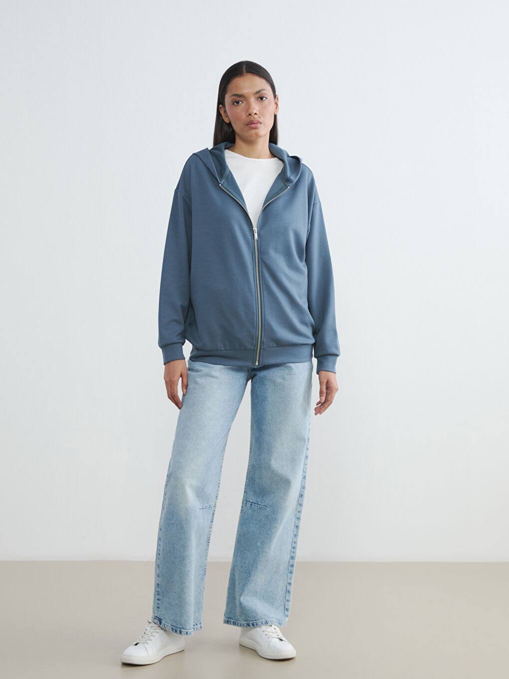 Gri Kapüşonlu Soft Touch Kadın Fermuarlı Sweatshirt-2