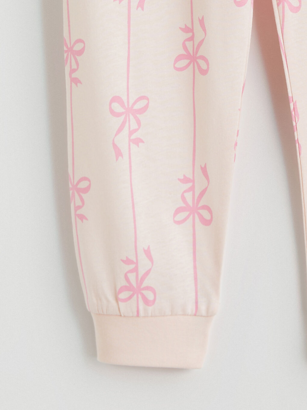 Pembe Fiyonk Desenli Kız Çocuk Pijama Takımı-5