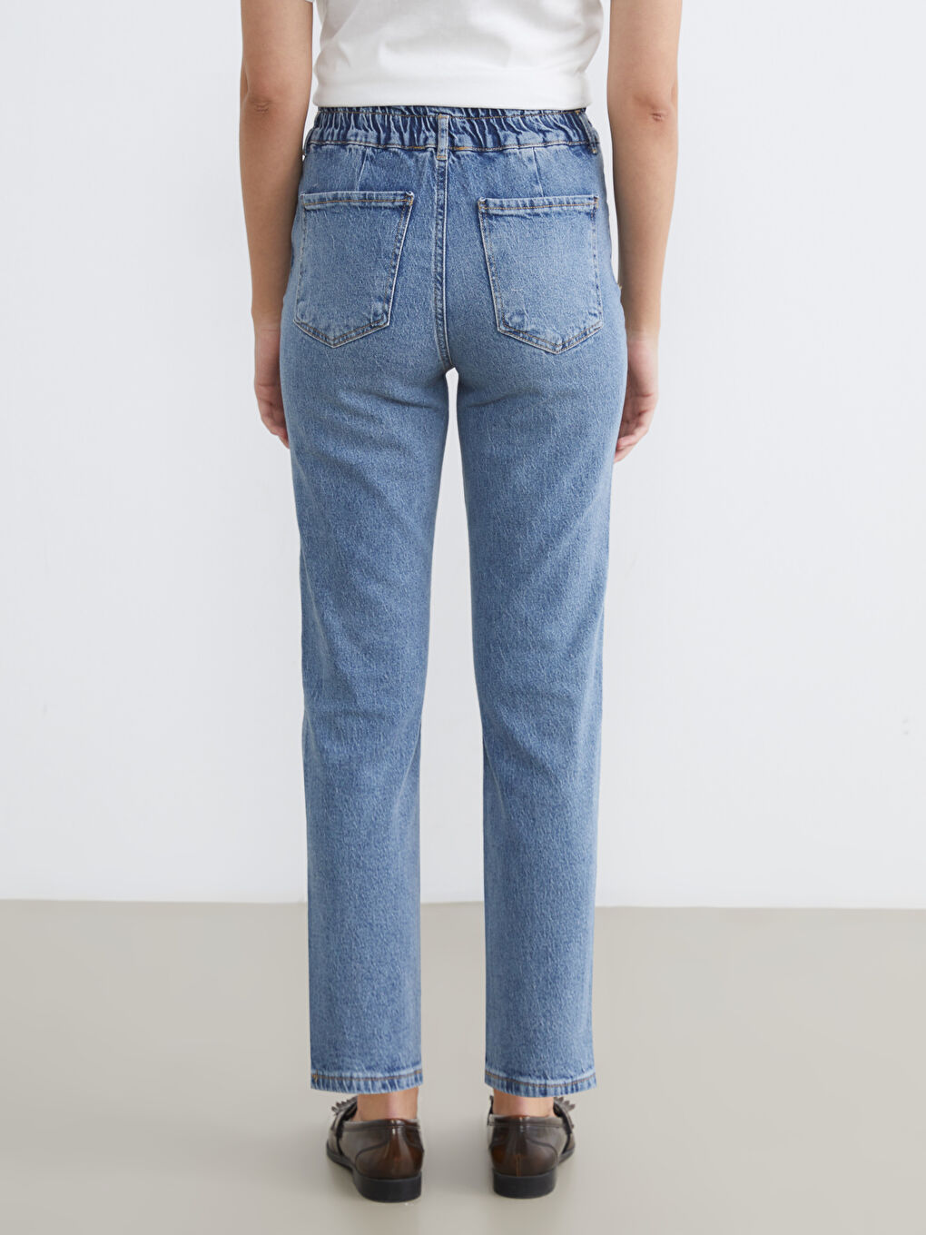 İndigo Beli Lastikli Mom Fit Kadın Jean Pantolon-3