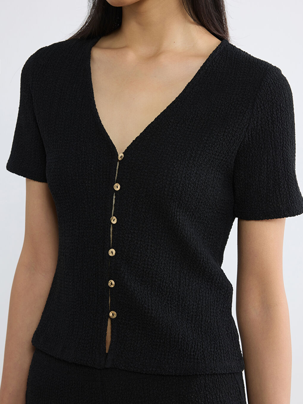Siyah V Yaka Dokulu Bluz-2