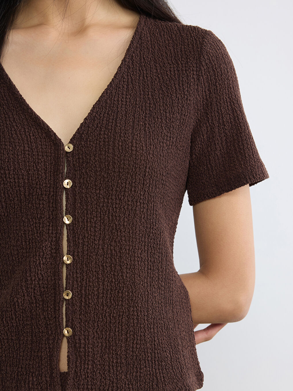 Kahverengi V Yaka Dokulu Bluz-2