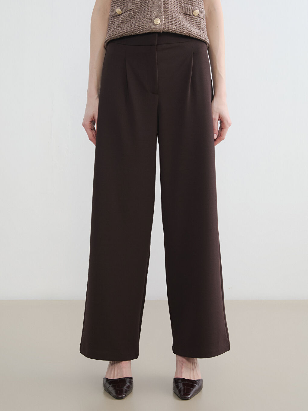 Kahverengi Yüksek Bel Geniş Paça Pileli Kadın Kumaş Pantolon-1