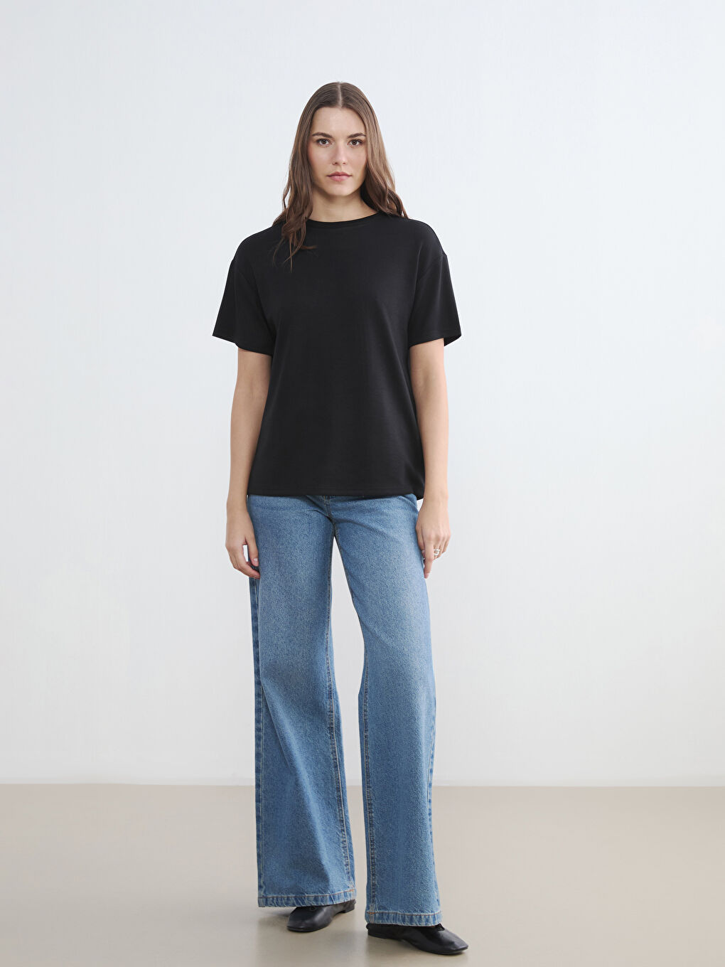 Siyah Bisiklet Yaka Soft Touch Kadın Tişört-1