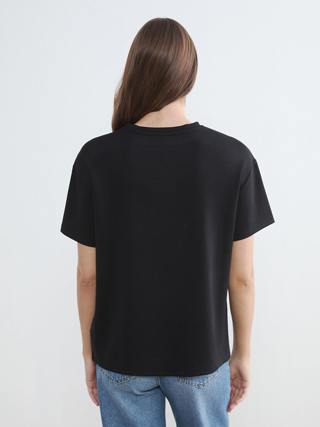 Siyah Bisiklet Yaka Soft Touch Kadın Tişört-3