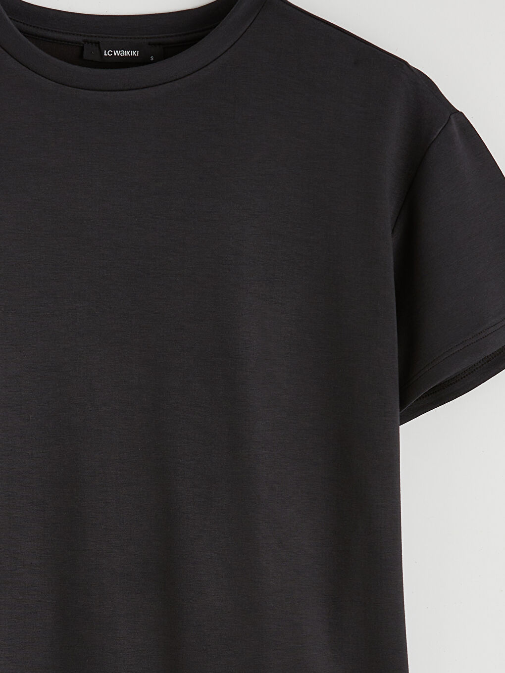 Siyah Bisiklet Yaka Soft Touch Kadın Tişört-5