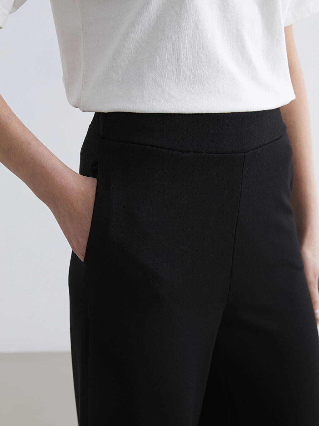 Siyah Beli Lastikli Soft Touch Kadın Eşofman Altı-2