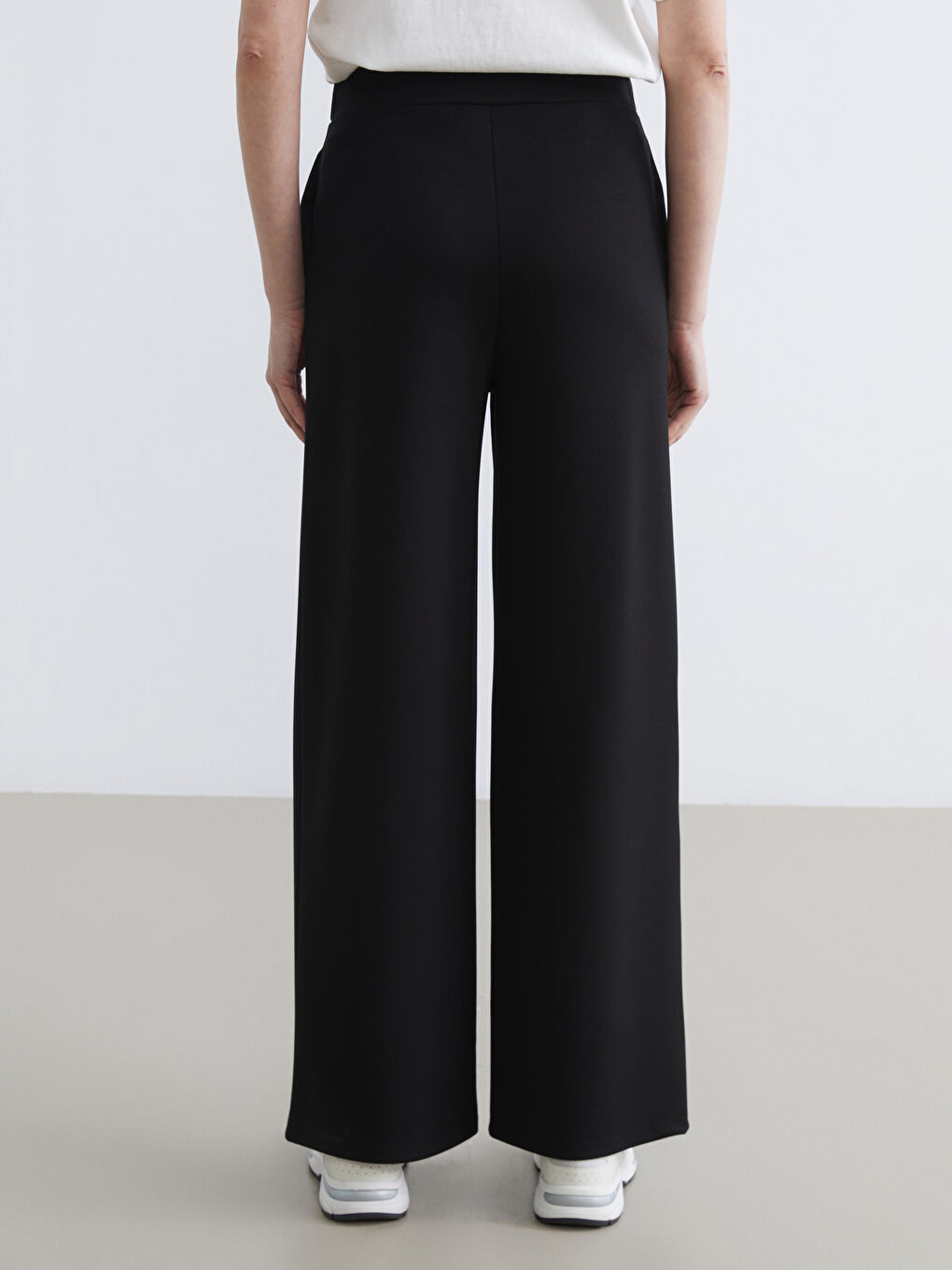 Siyah Beli Lastikli Soft Touch Kadın Eşofman Altı-3