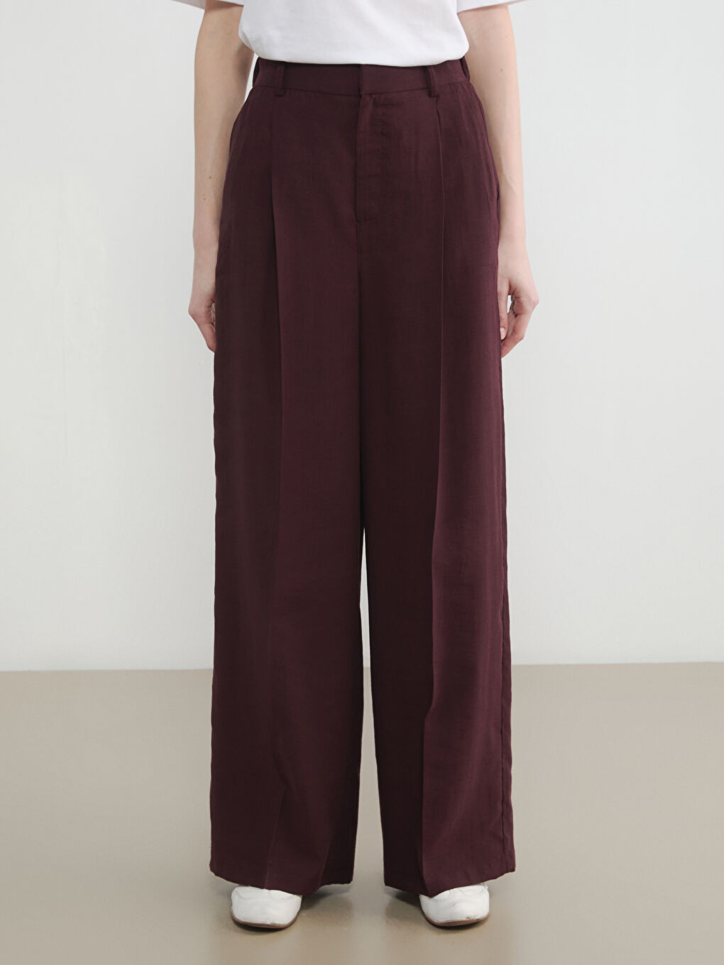 Elastic Waist Pleated Fabric Women's Trousers-1