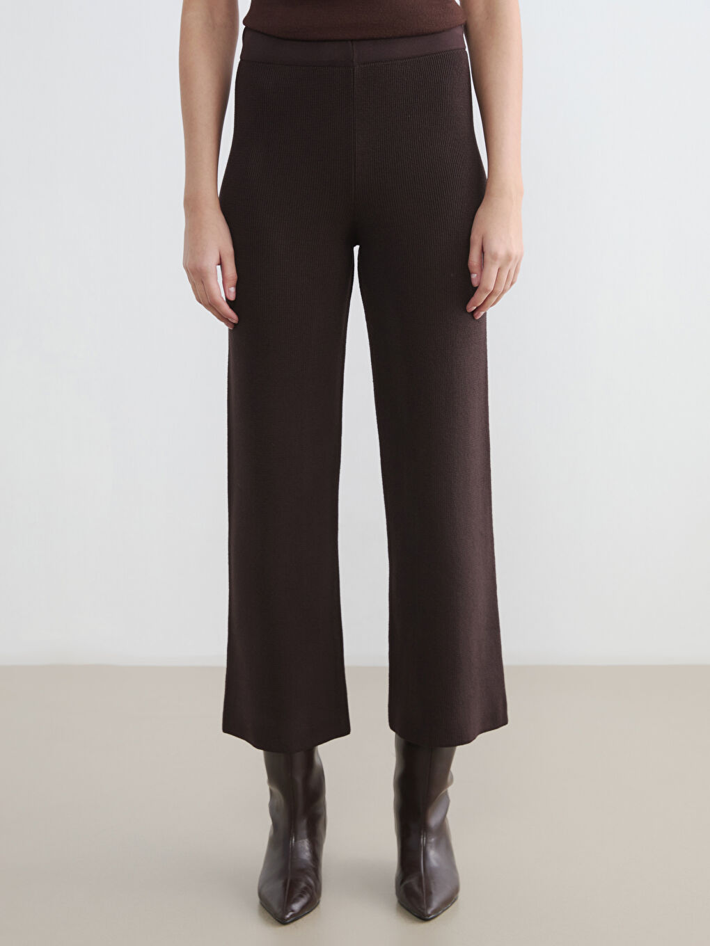 Kahverengi Beli Lastikli Geniş Paça Kadın Triko Pantolon-1