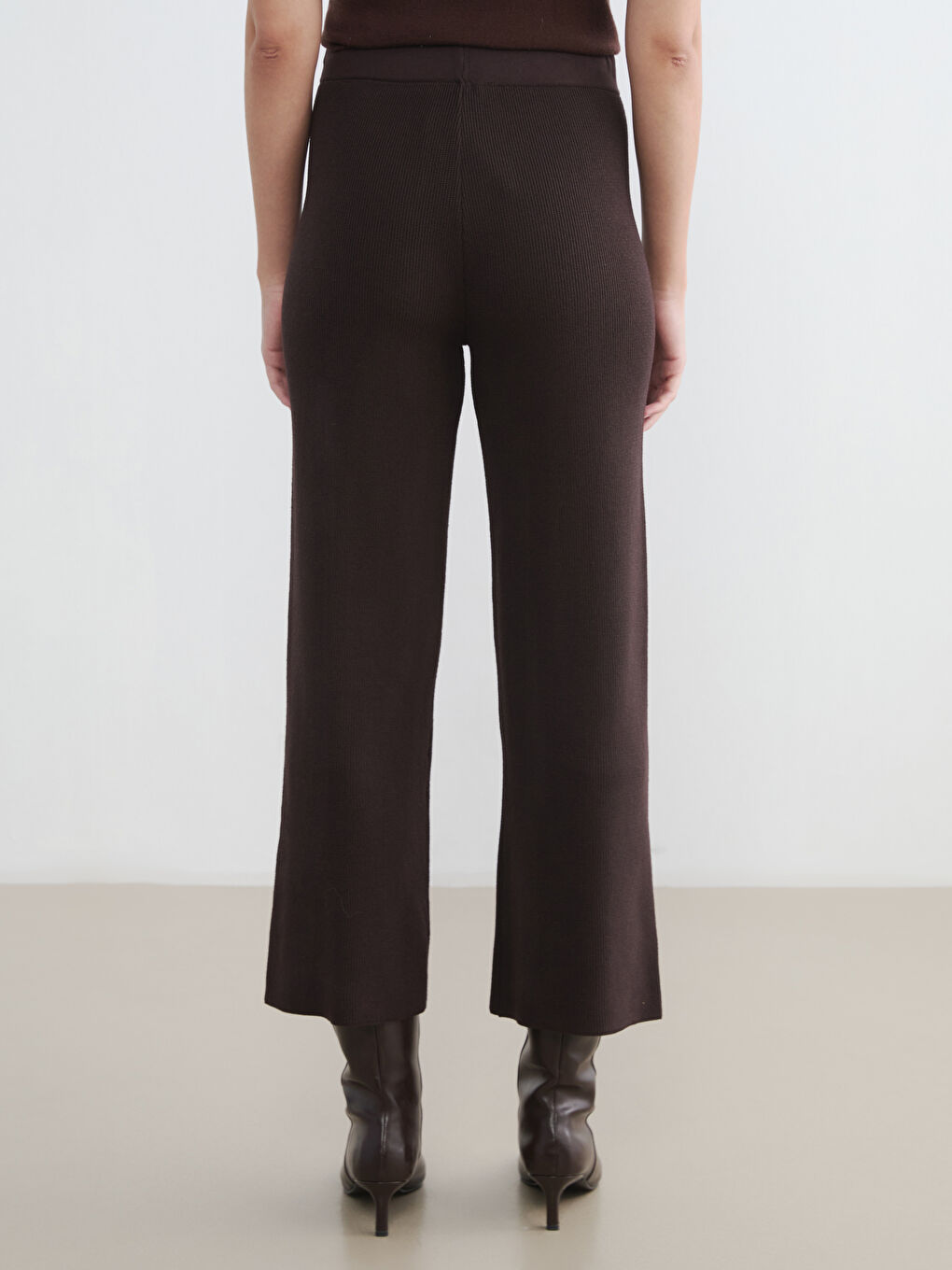 Kahverengi Beli Lastikli Geniş Paça Kadın Triko Pantolon-3