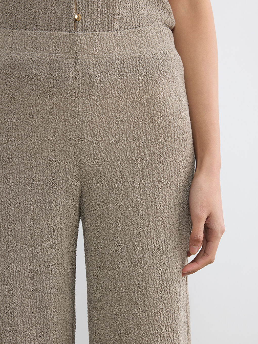 Kahverengi Beli Lastikli Dokulu Kadın Pantolon-2