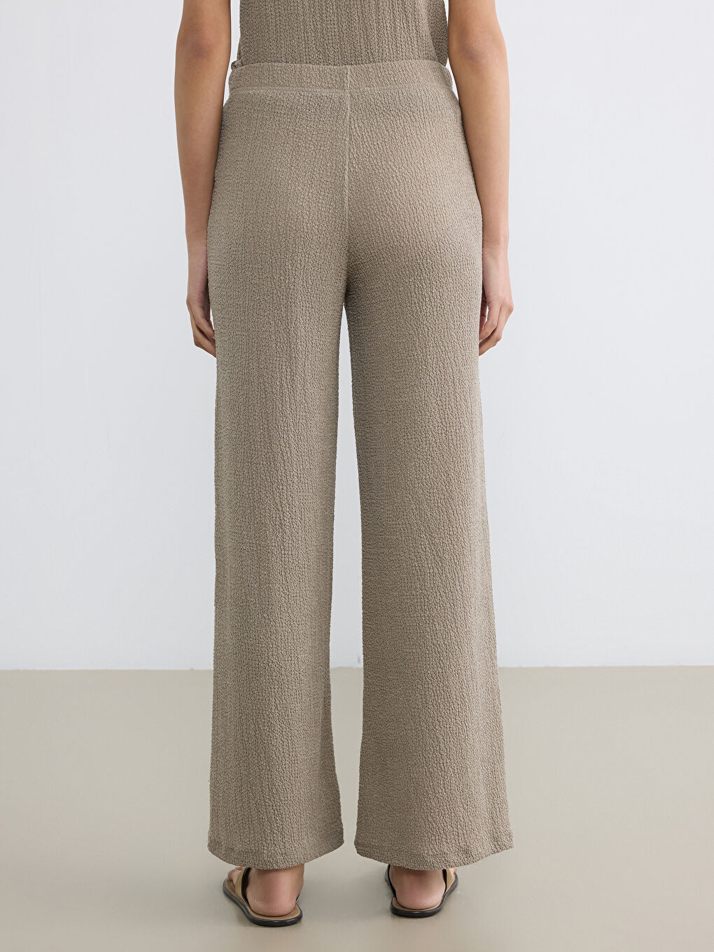 Kahverengi Beli Lastikli Dokulu Kadın Pantolon-3