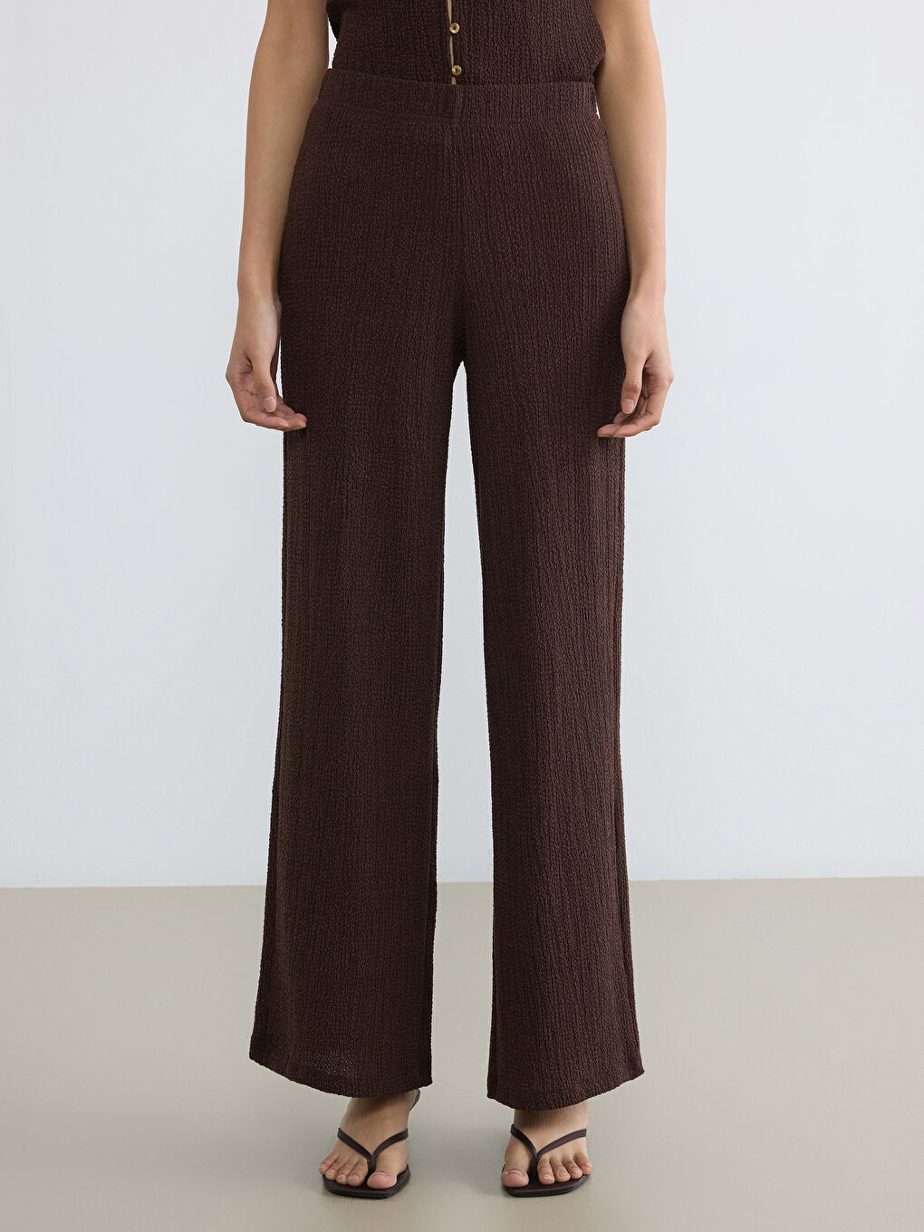 Kahverengi Beli Lastikli Dokulu Kadın Pantolon-1