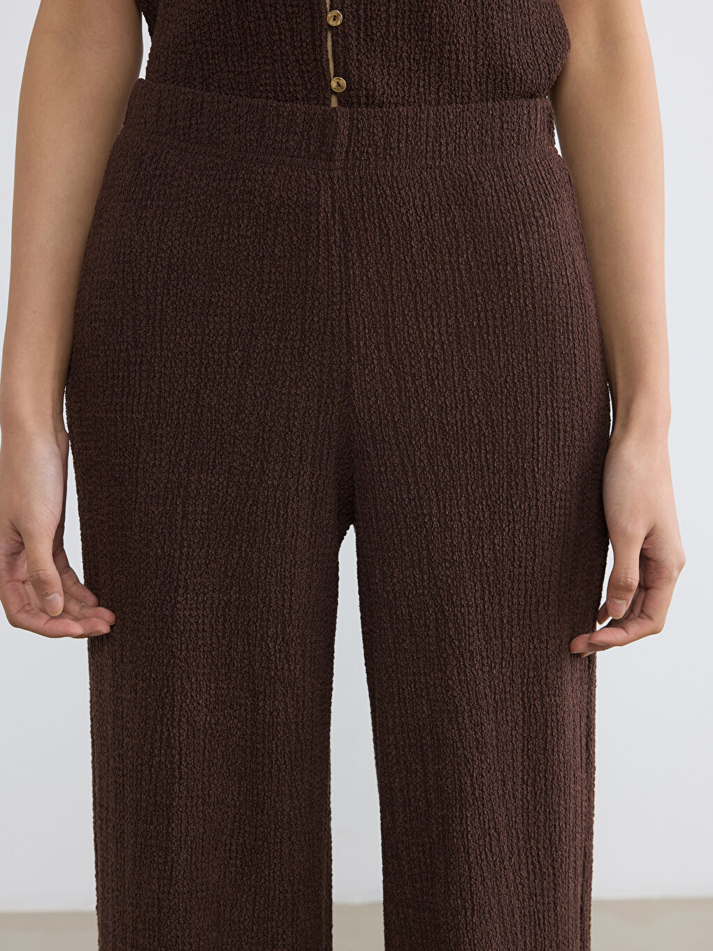 Kahverengi Beli Lastikli Dokulu Kadın Pantolon-2