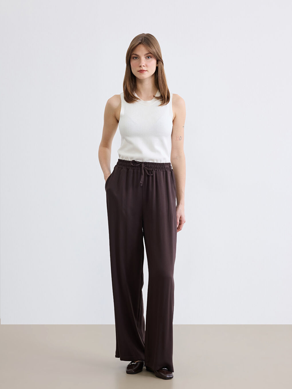 Kahverengi Beli Lastikli Geniş Paça Kadın Pantolon