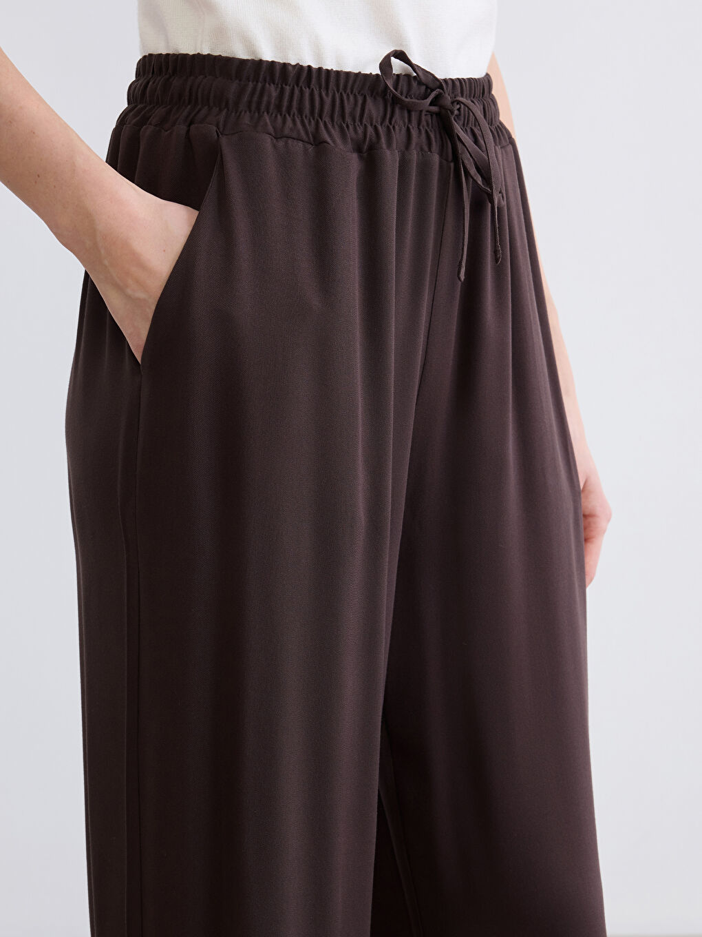 Kahverengi Beli Lastikli Geniş Paça Kadın Pantolon-2