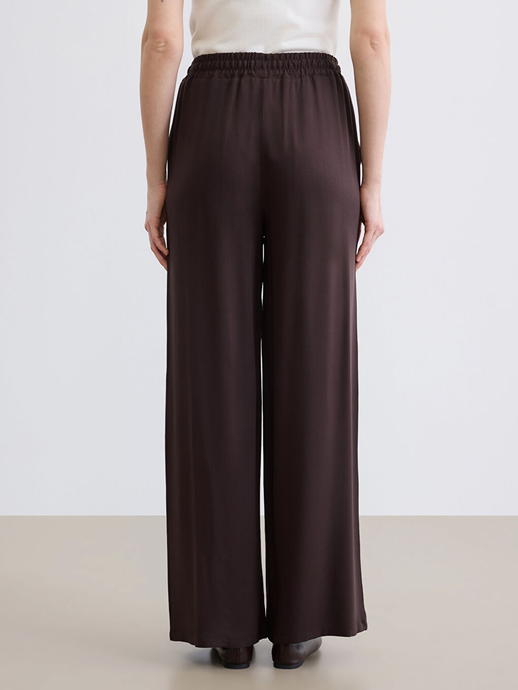 Kahverengi Beli Lastikli Geniş Paça Kadın Pantolon-3