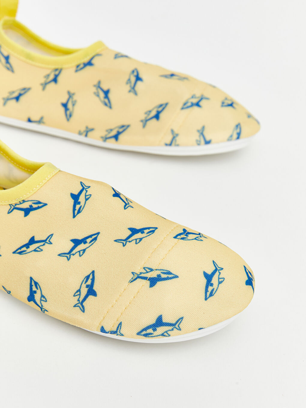 Sarı Köpek Balığı Desenli Erkek Çocuk Deniz Ayakkabısı-2