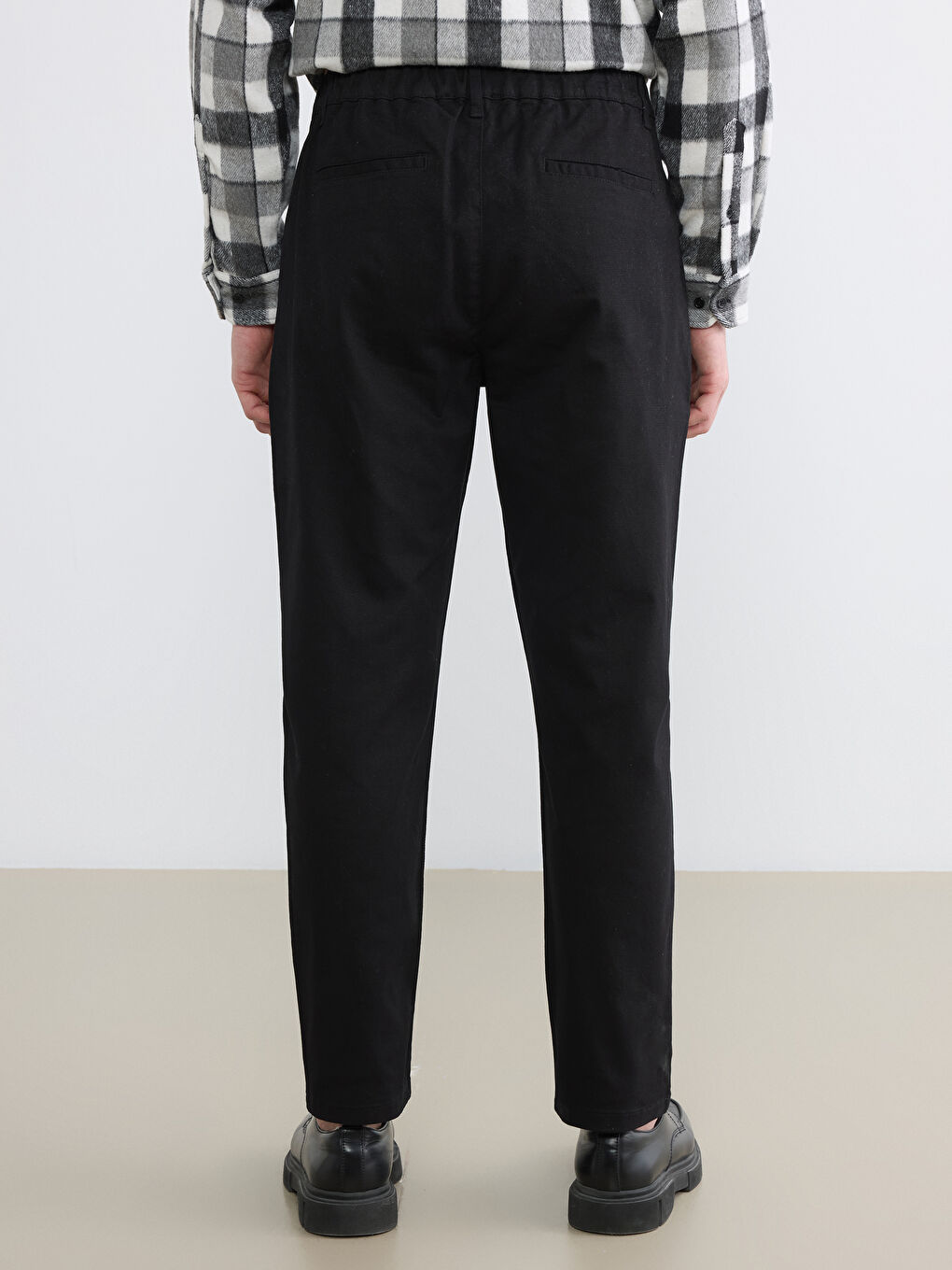 Siyah Standart Kalıp Beli Lastikli Erkek Pantolon-3