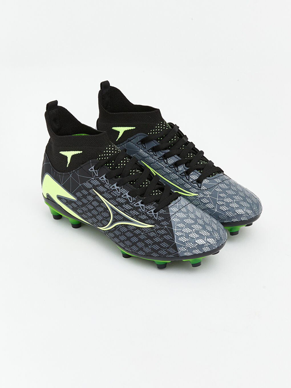 Siyah Baskılı Erkek Çocuk Krampon