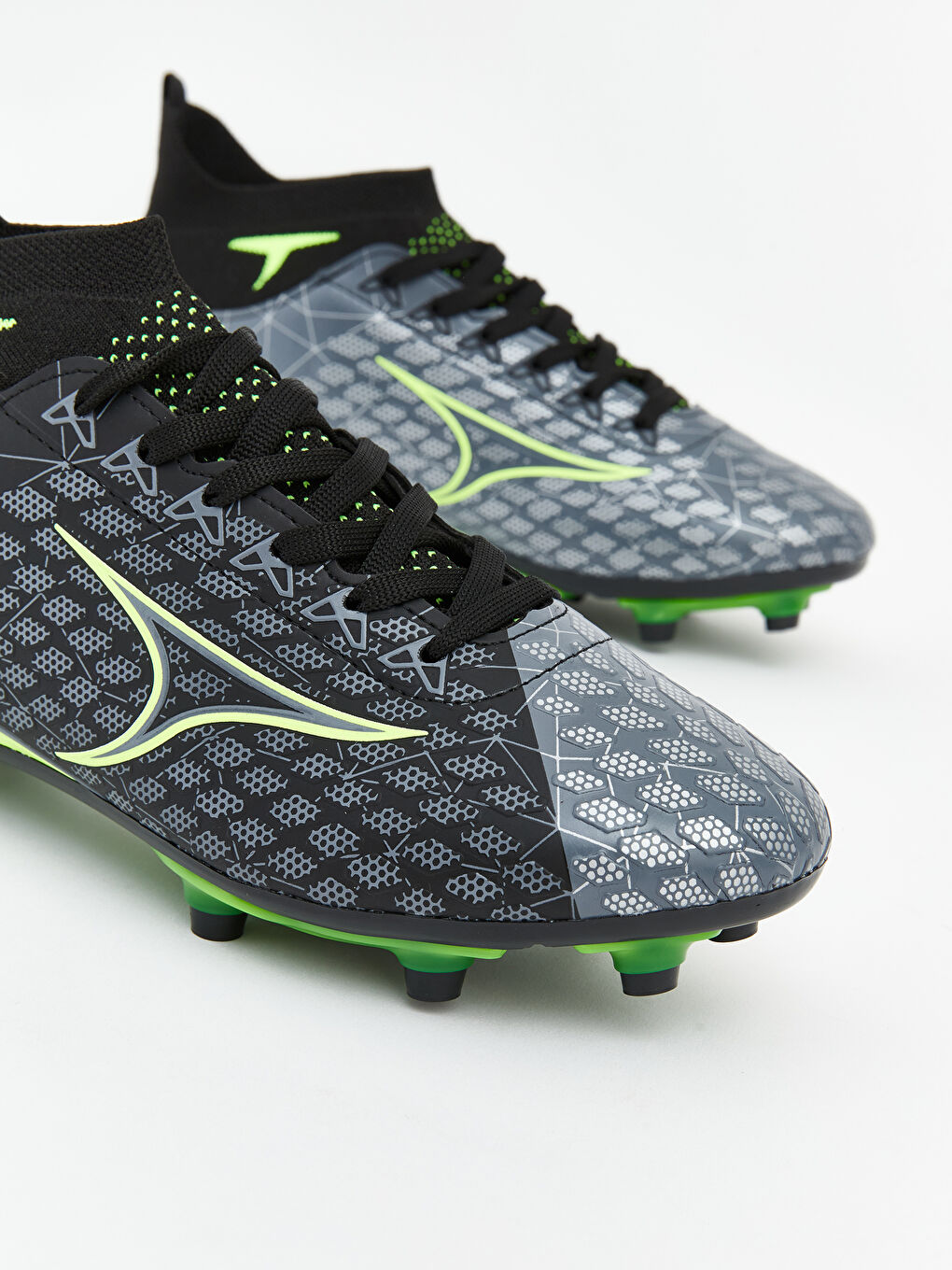 Siyah Baskılı Erkek Çocuk Krampon-2