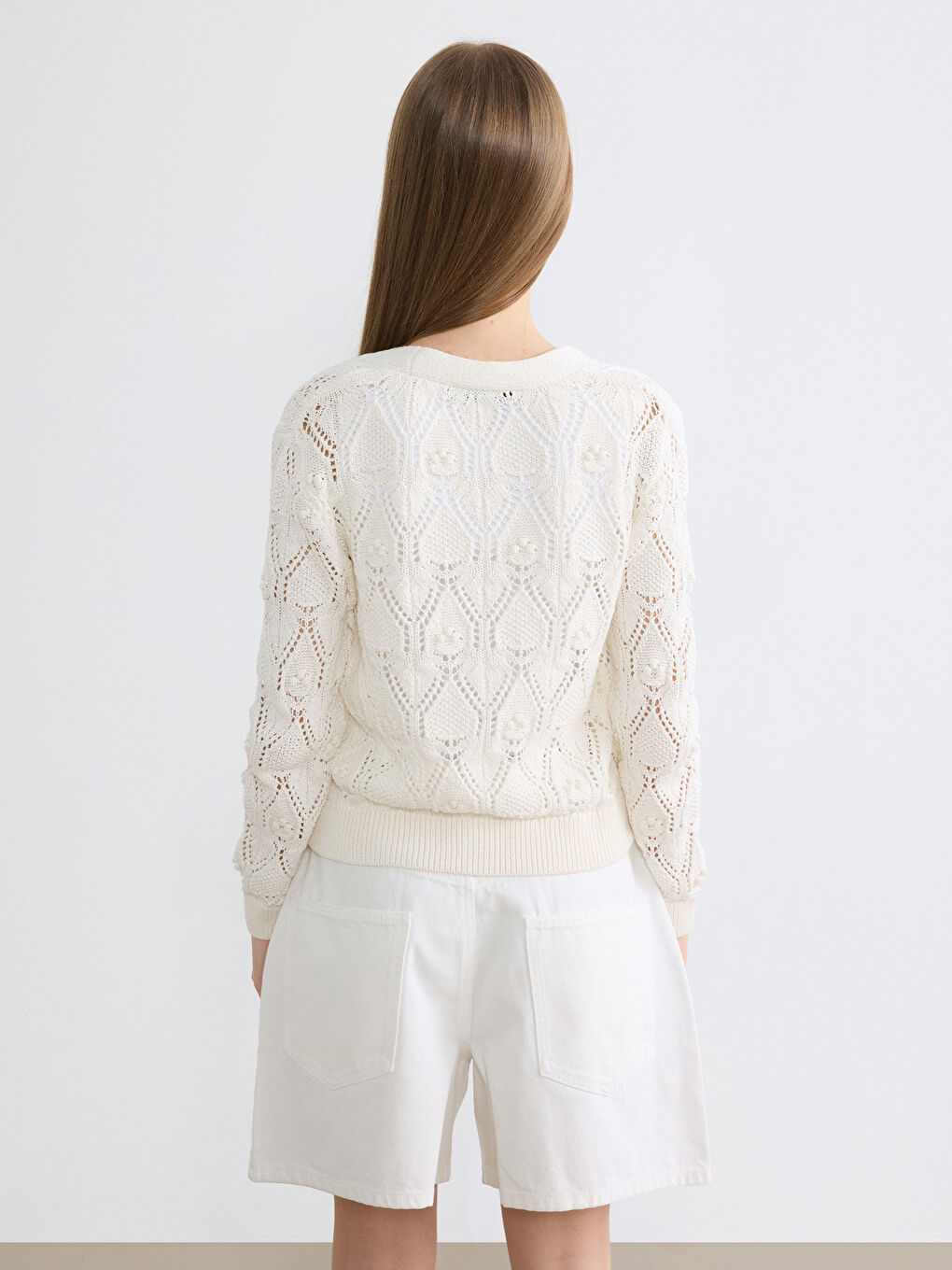 Ekru V Yaka Nakışlı Kadın Triko Hırka-3