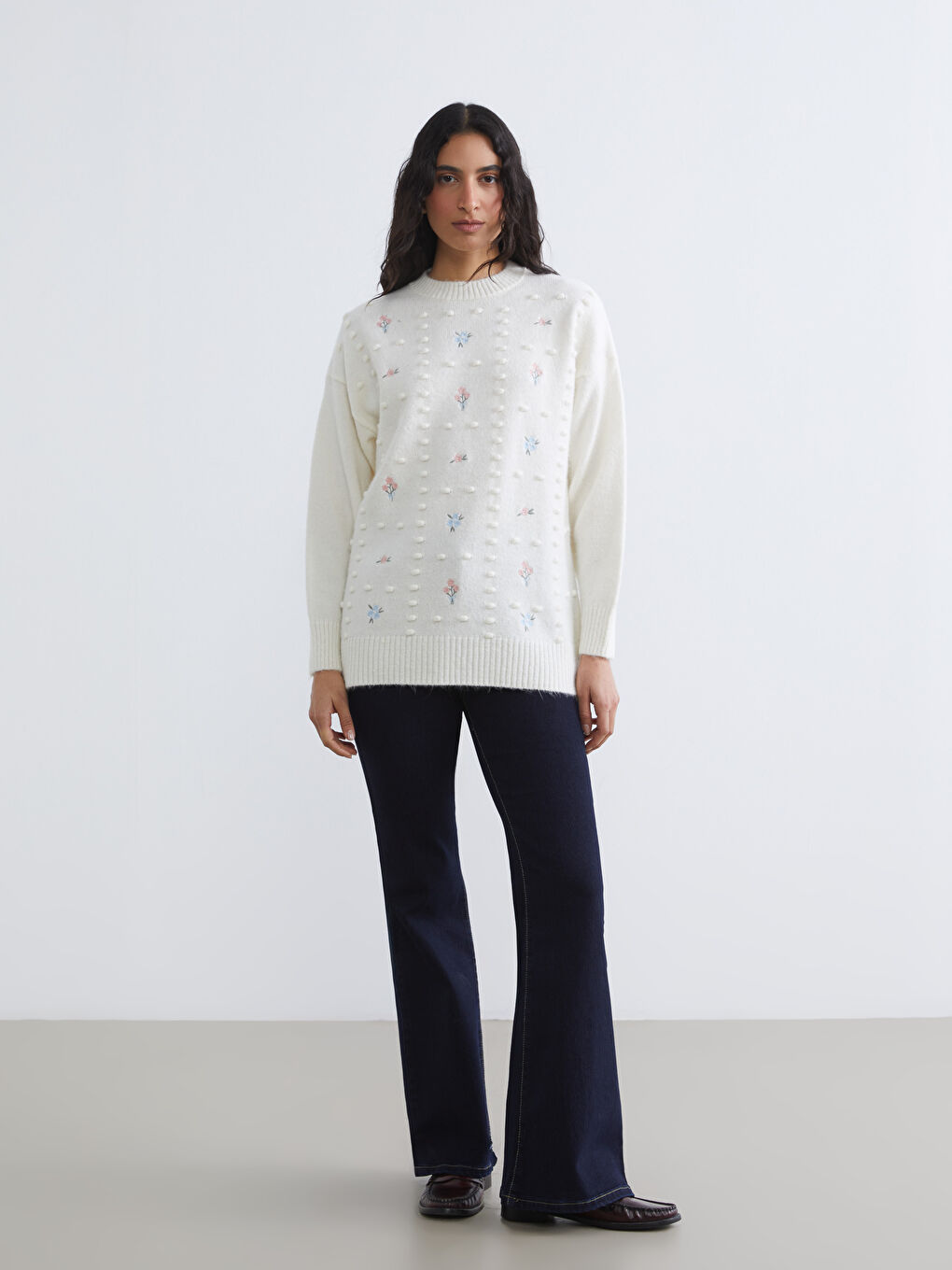 Ekru Bisiklet Yaka Nakışlı Kadın Triko Kazak	-1