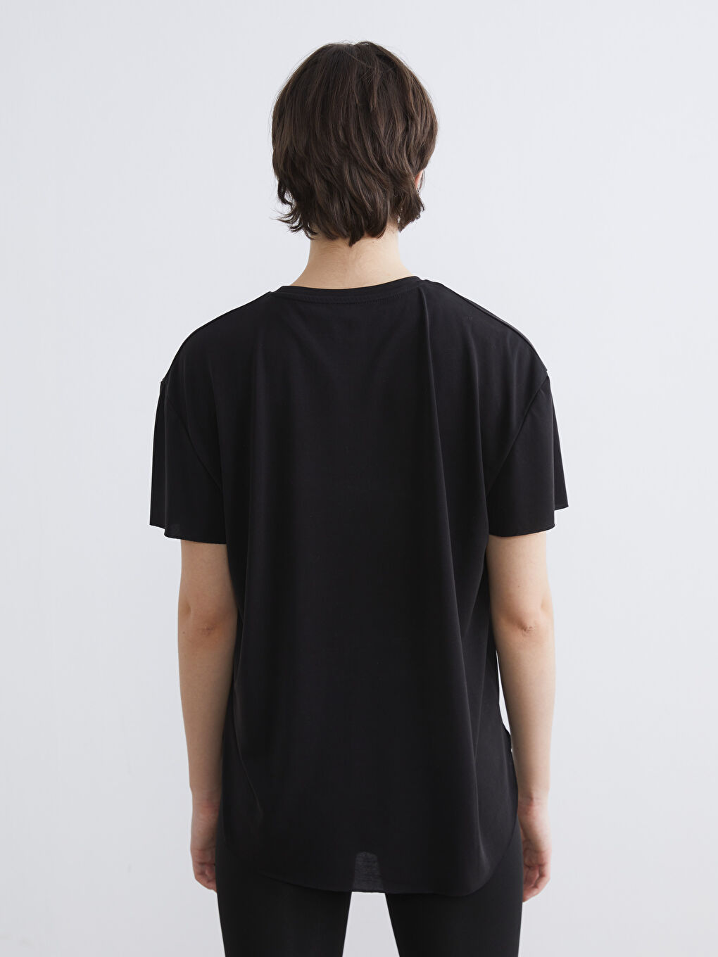 Siyah Bisiklet Yaka Oversize Kadın Spor Tişört-3