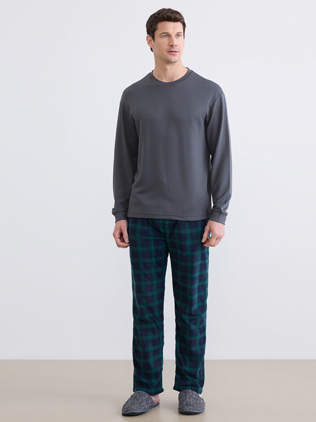 Antrasit Bisiklet Yaka Kabartma Detaylı Erkek Pijama Üstü-1