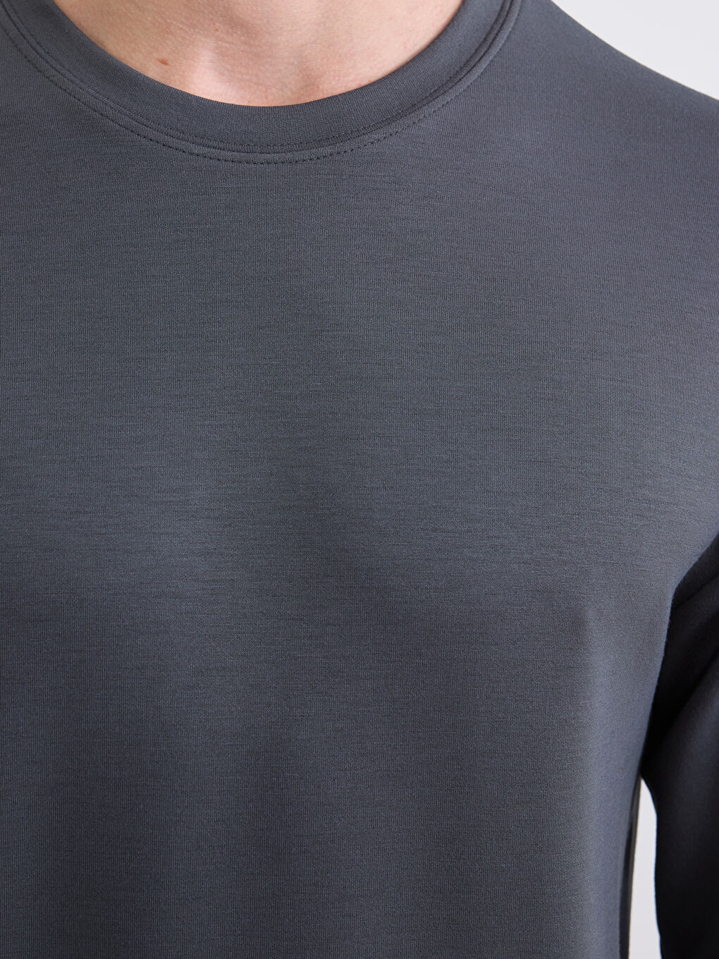 Antrasit Bisiklet Yaka Kabartma Detaylı Erkek Pijama Üstü-2