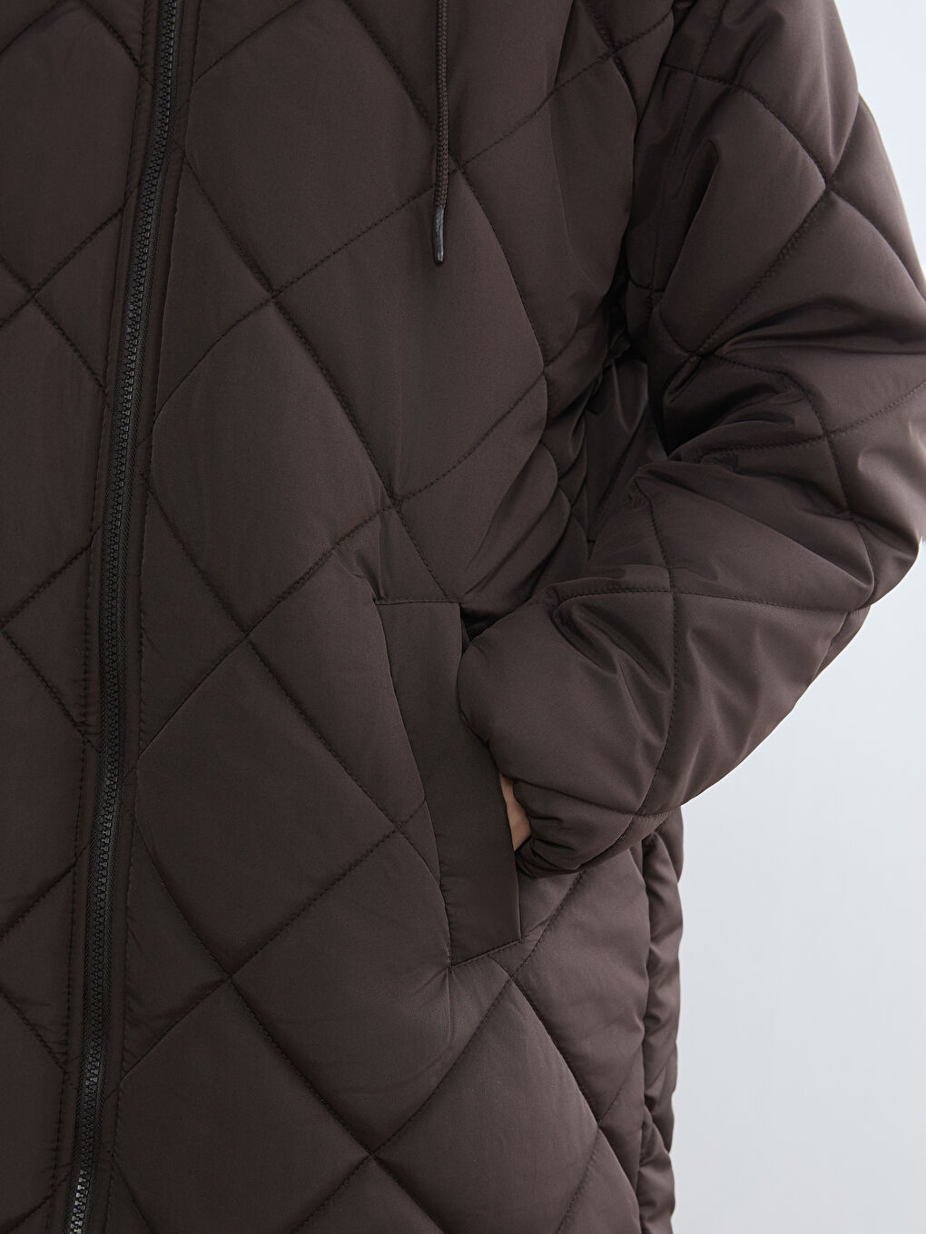 Kahverengi Kapüşonlu Kapitone Kadın Şişme Mont-2