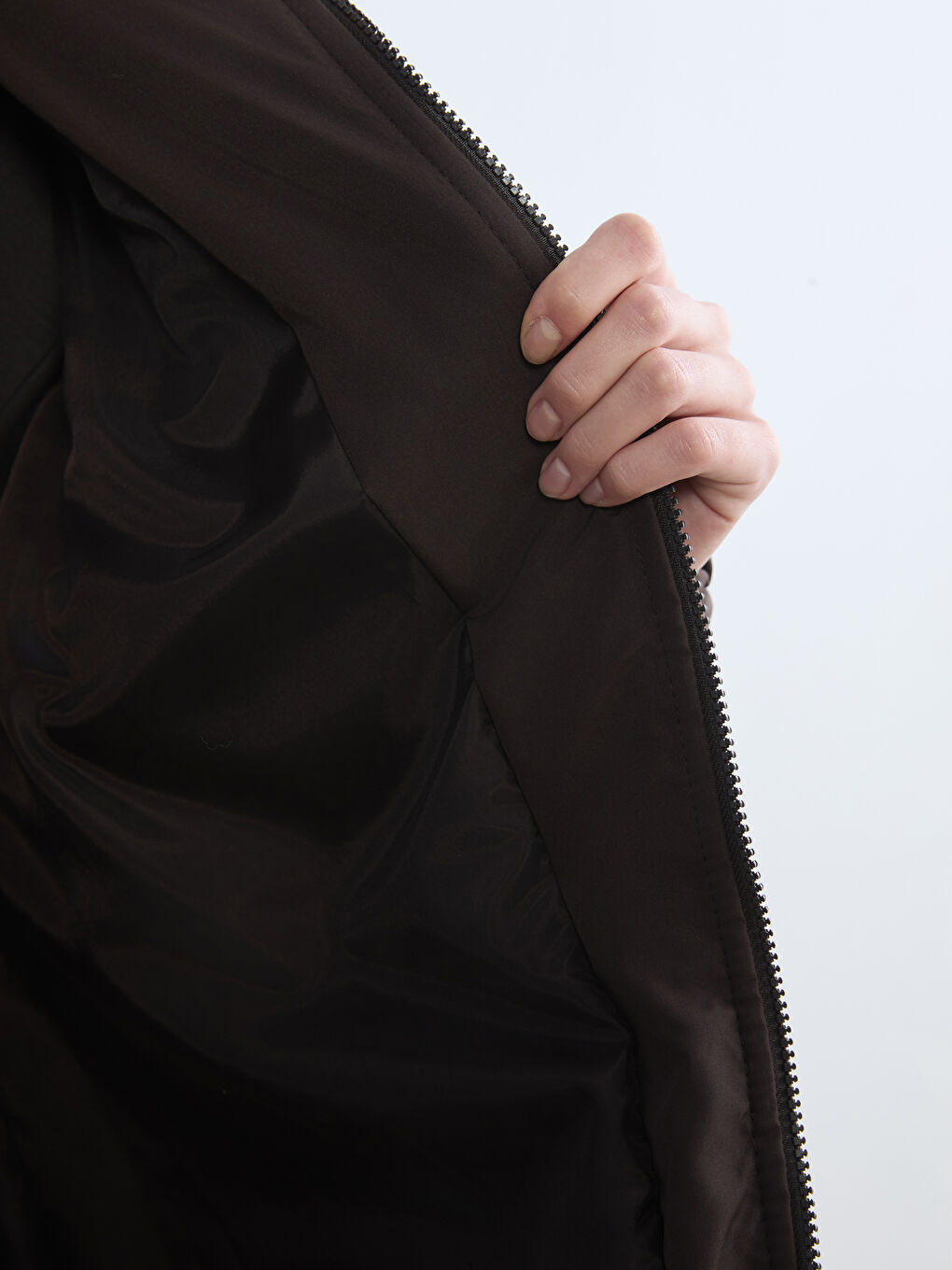 Kahverengi Kapüşonlu Kapitone Kadın Şişme Mont-3