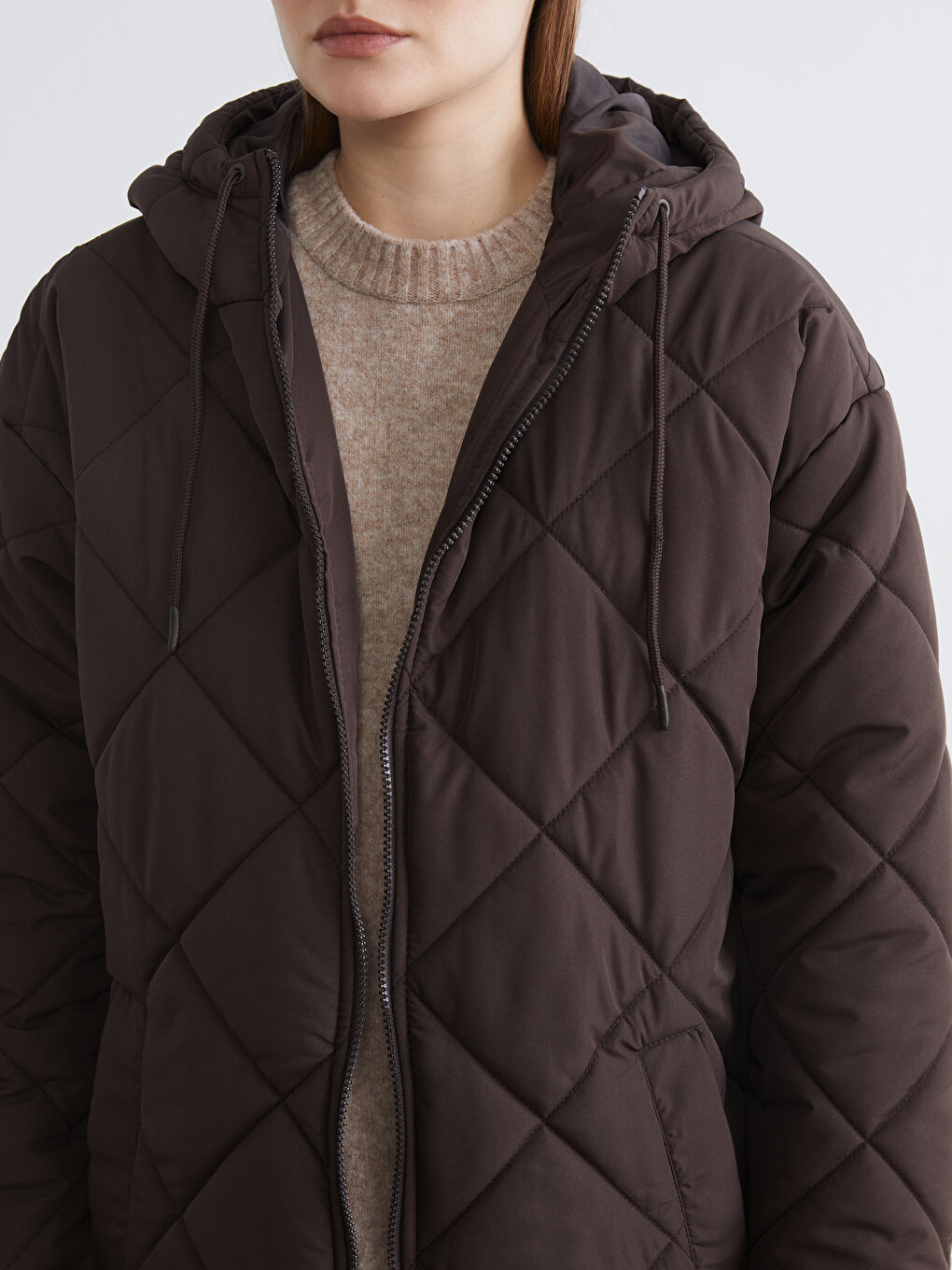 Kahverengi Kapüşonlu Kapitone Kadın Şişme Mont-2