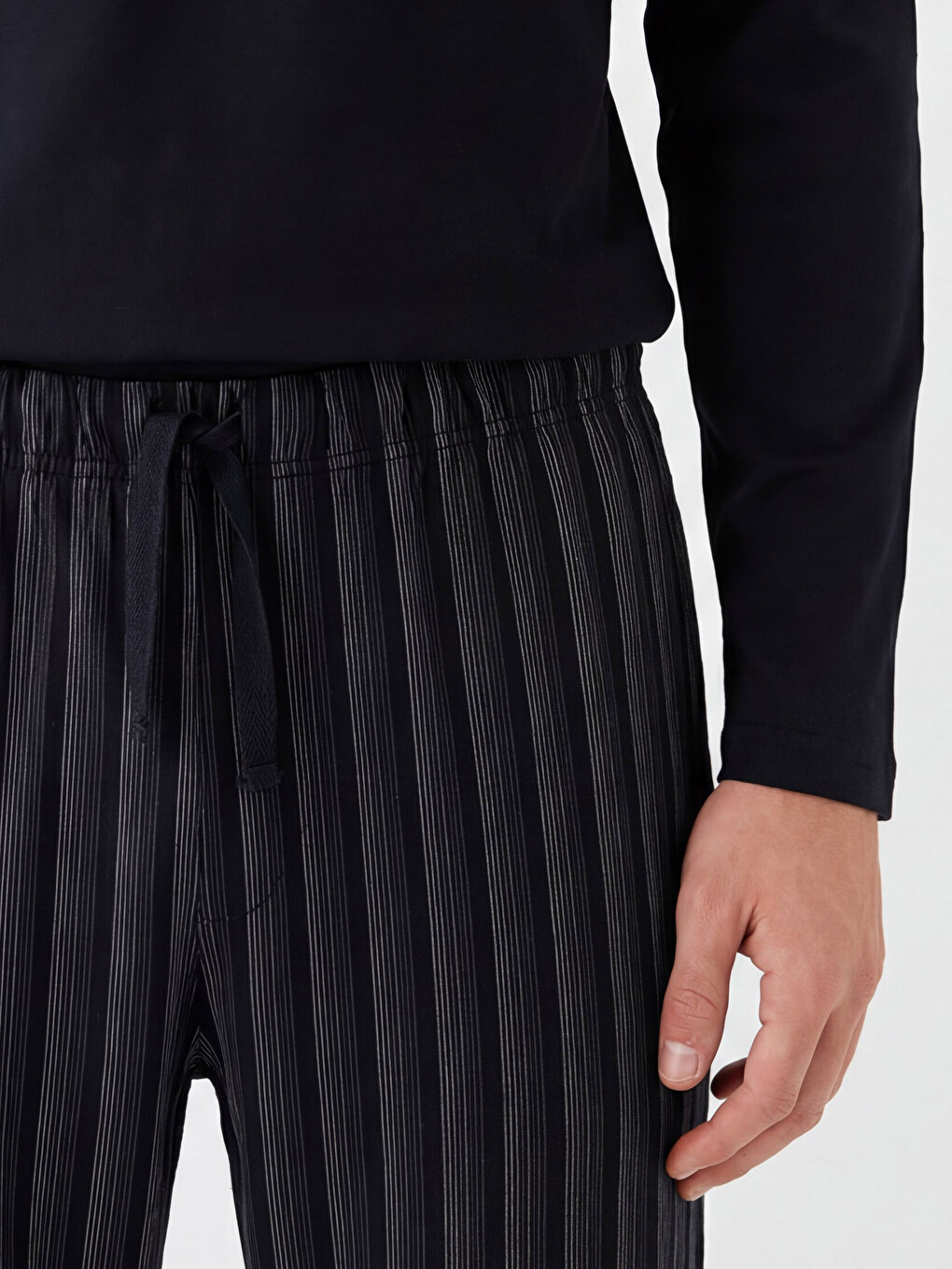Siyah Standart Kalıp Baskılı Erkek Pijama Takım-2