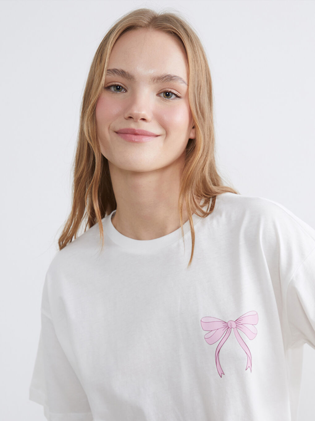 Ekru Fiyonk Baskılı Kadın Tişört