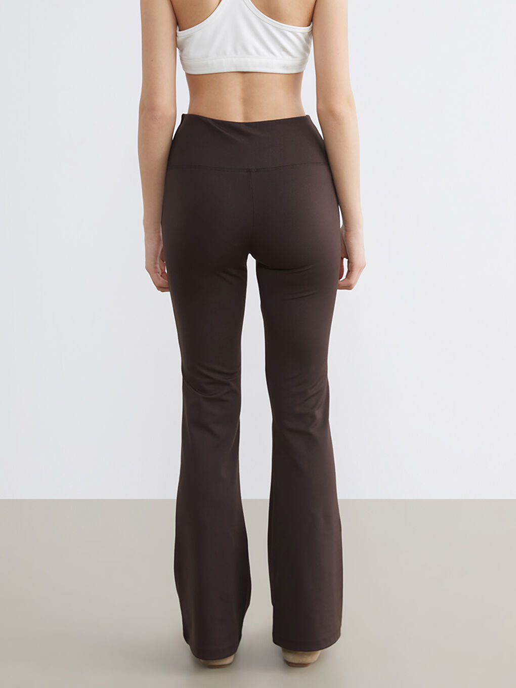 پانتۆڵە درێژە گەشەدارەکانی ژنانه‌ بە کەمەر بەرز و ئێلاستیکی-3